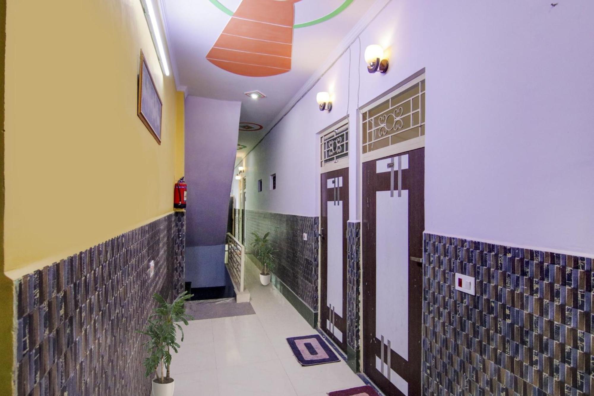Hotel O S Palace Near Samaypur Badli Metro Station Delhi  Ngoại thất bức ảnh